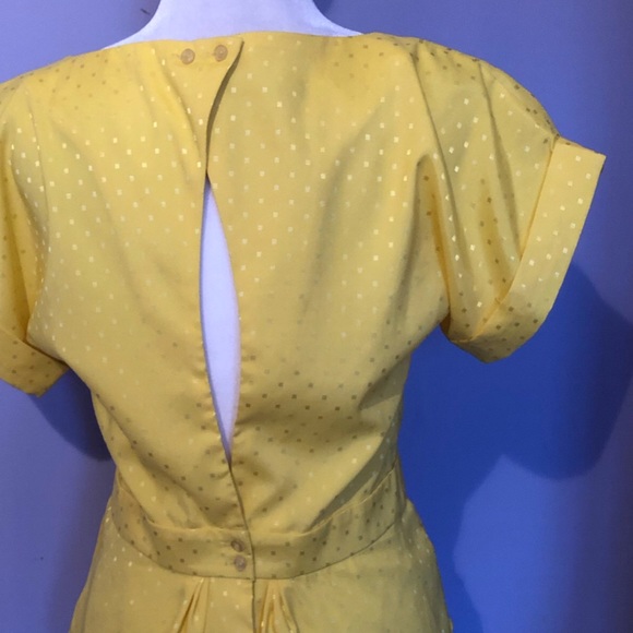 Lucca couture yellow peplum blouse with open back - Picture 4 of 6